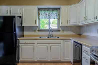 6546 SW 26th Ct, Topeka, KS 66614 - photo 5