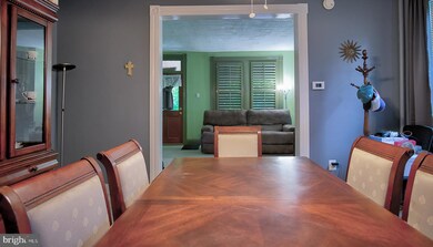 413 N Forrest Ave, Norristown, PA 19403 - photo 5