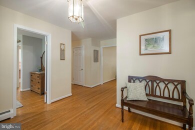 291 Aronimink Dr, Newtown Square, PA 19073 - photo 4