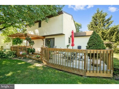 1995 Bishopwood Blvd W, Harleysville, PA 19438 - photo 2