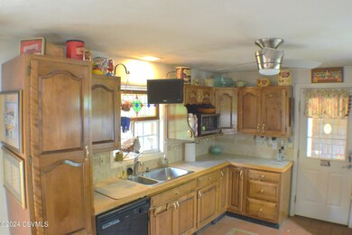 915 College Ct, Lewisburg, PA 17837 - photo 4