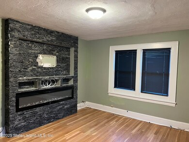 unlisted-address, Staten Island, NY 10310 - photo 4