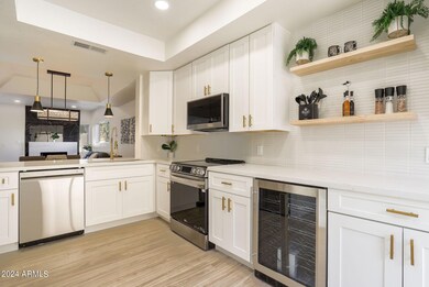 12-web-or-mls-6242-n-30th-pl