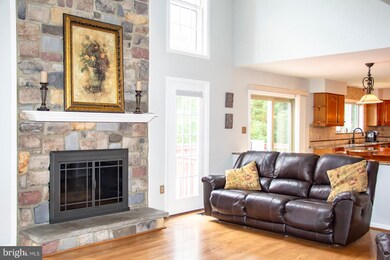 8639 Cross Chase Ct, Fairfax Station, VA 22039 - photo 5