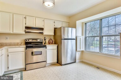 14342 Beaker Ct, Burtonsville, MD 20866 - photo 5