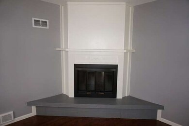 516 S Calumet Ave, Aurora, IL 60506 - photo 3