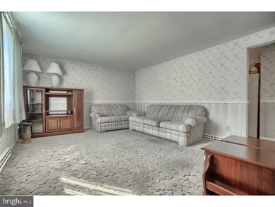 3134 Mckently St, Reading, PA 19605 - photo 5