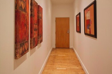 atrium_202_furnished_03