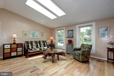 3008 Gatepost Ln, Herndon, VA 20171 - photo 4