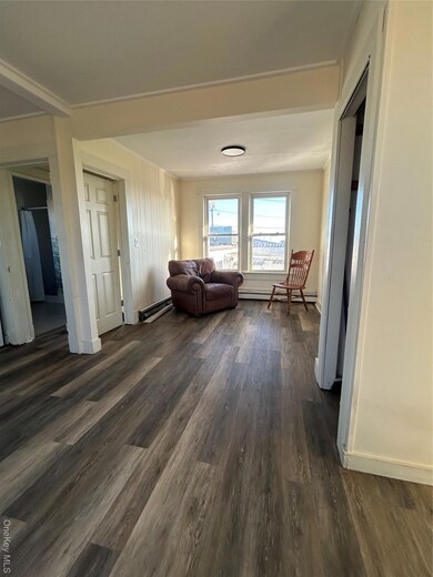 25 Auburn Ave unit 2, Bay Shore, NY 11706 - photo 5