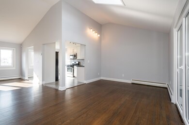 06_160CYPRESSDRIVE_93001_LivingRoomDinin
