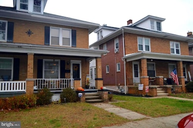 137 E Elm St, Reading, PA 19607 - photo 2