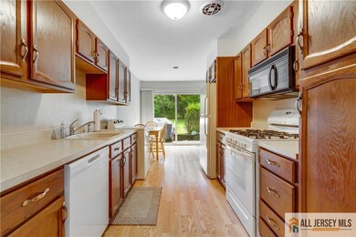 10 Tyndall Rd, Kendall Park, NJ 08824 - photo 6