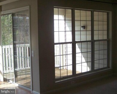 9232 Cardinal Forest Ln unit 302, Lorton, VA 22079 - photo 3