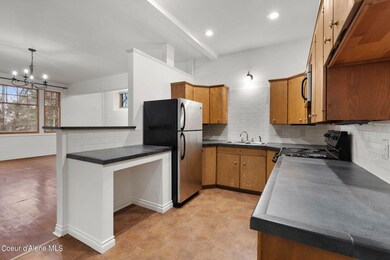 Inside-Spokane-5th-11