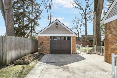 1.5 Car Garage