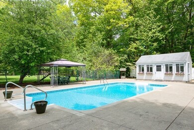 127 Birchbark Dr, Hanson, MA 02341 - photo 2