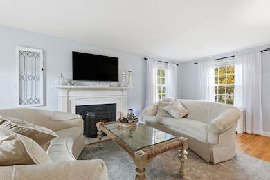 42 Redstone Dr, Springfield, MA 01118 - photo 6