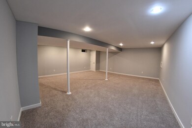 327 Alberts Way, Langhorne, PA 19047 - photo 6