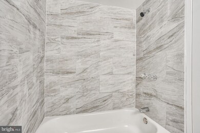 2073 Royal Fern Ct unit 1B, Reston, VA 20191 - photo 5