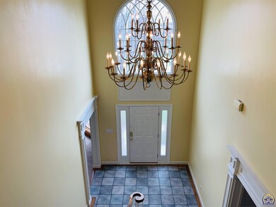 3725 SW Clarion Park Dr, Topeka, KS 66610 - photo 3