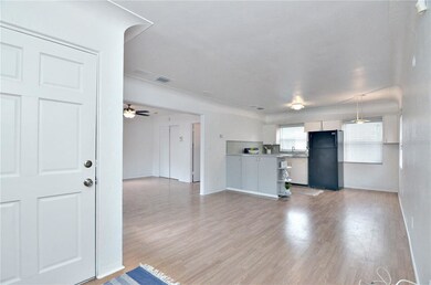 1119 14th St N, Saint Petersburg, FL 33705 - photo 4