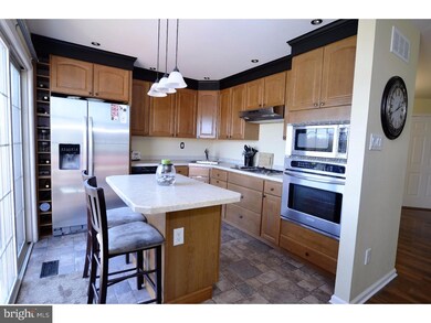 2407 Carriage Ln, Royersford, PA 19468 - photo 4