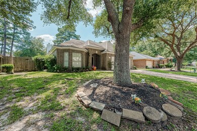 1407 Green Tree Dr, Tomball, TX 77375 - photo 2