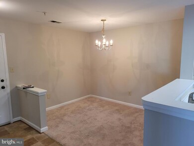 1025 Gardenview Loop unit 304, Woodbridge, VA 22191 - photo 2