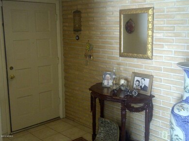 Phoenix-20121201-00107