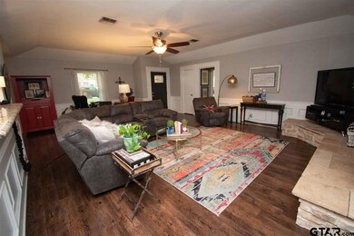 325 325 Glen Cove Cir, Tyler, TX 75701 - photo 3