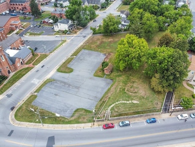 800 & 812 W Main St, Waynesboro, VA 22980 - photo 2