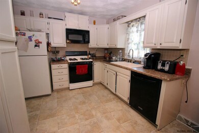 7 Red Oak Dr, Schenectady, NY 12302 - photo 7