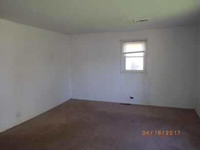 2303 E 22nd St, Muncie, IN 47302 - photo 2