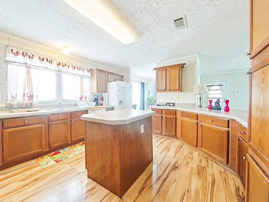 7-web-or-mls-24-Kitchen - 2025-06-06T132