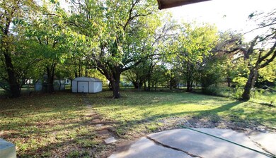 1520 Cherry St, Gainesville, TX 76240 - photo 3