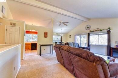 12908 Green Valley Cir unit 3, Groveland, CA 95321 - photo 4