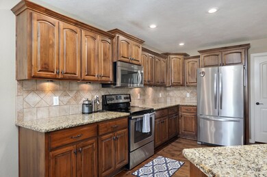 807 E Roubidoux St, Nixa, MO 65714 - photo 4