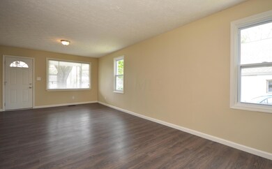 Living Room (2)