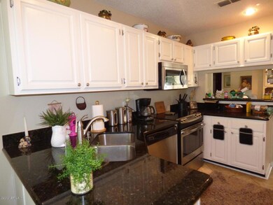 8069 Dickie Dr, Jacksonville, FL 32216 - photo 3