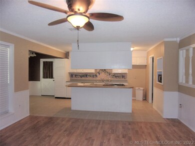 1209 N Miller Dr, Claremore, OK 74017 - photo 7