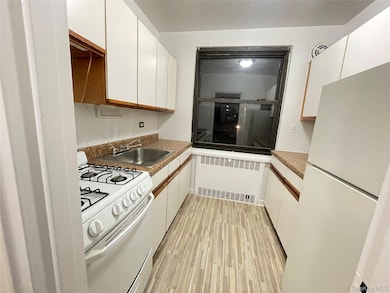 17 Rockledge Rd unit 2B, Hartsdale, NY 10530 - photo 4