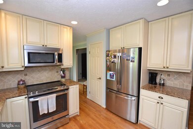 11630 Quail Ridge Ct, Reston, VA 20194 - photo 6