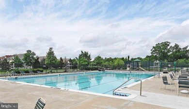 13978 Greendale Dr unit 8, Woodbridge, VA 22191 - photo 3