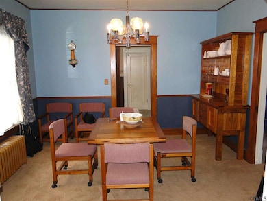 39 Holmes Ct, Albany, NY 12209 - photo 4