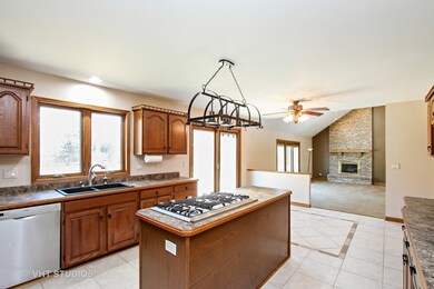 1802 W Cobblestone Ln, McHenry, IL 60051 - photo 2