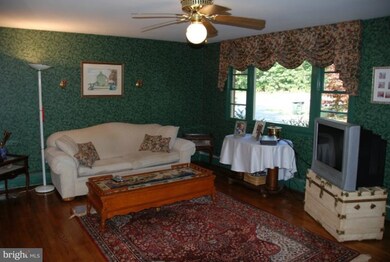 8033 Devlin Rd, Bristow, VA 20136 - photo 3