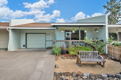 838 SE Stratford Ct, Bend, OR 97702 - photo 3