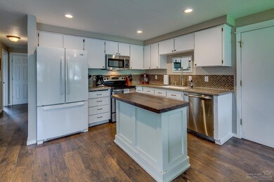 2612 SW Umatilla Ct, Redmond, OR 97756 - photo 7