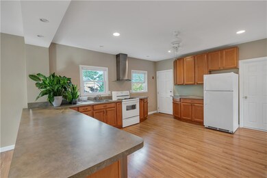 53 Burton St unit 2, Bristol, RI 02809 - photo 3